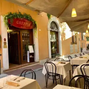 Cena in locale tipico del centro (prezzo a persona)